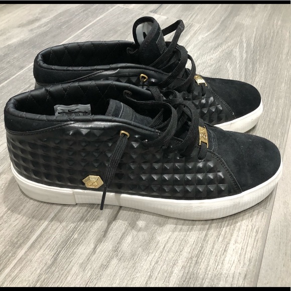 nike lebron james 13 Bruin